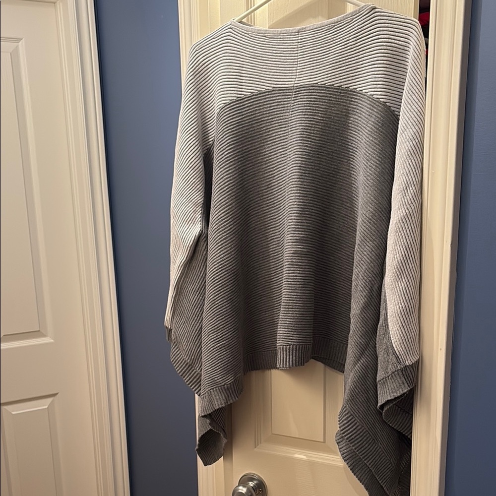 Lululemon It All Lines Up Poncho /Shawl Light Grey - size OS / L